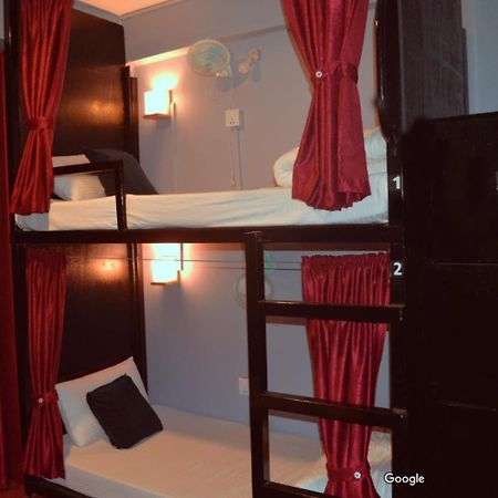 Paila Hostel Lakeside Pokhara Bagian luar foto